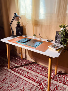 Space-Saving Desk